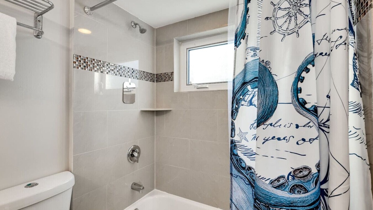 Photo of Bathroom in Poinsettia Heights