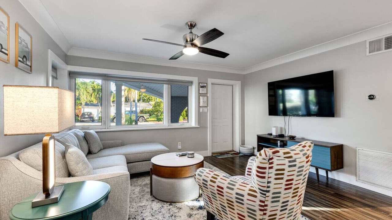 Photo of Livingroom in Poinsettia Heights