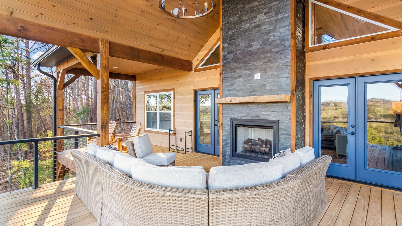 Photo of Patio Balcony in Ellijay
