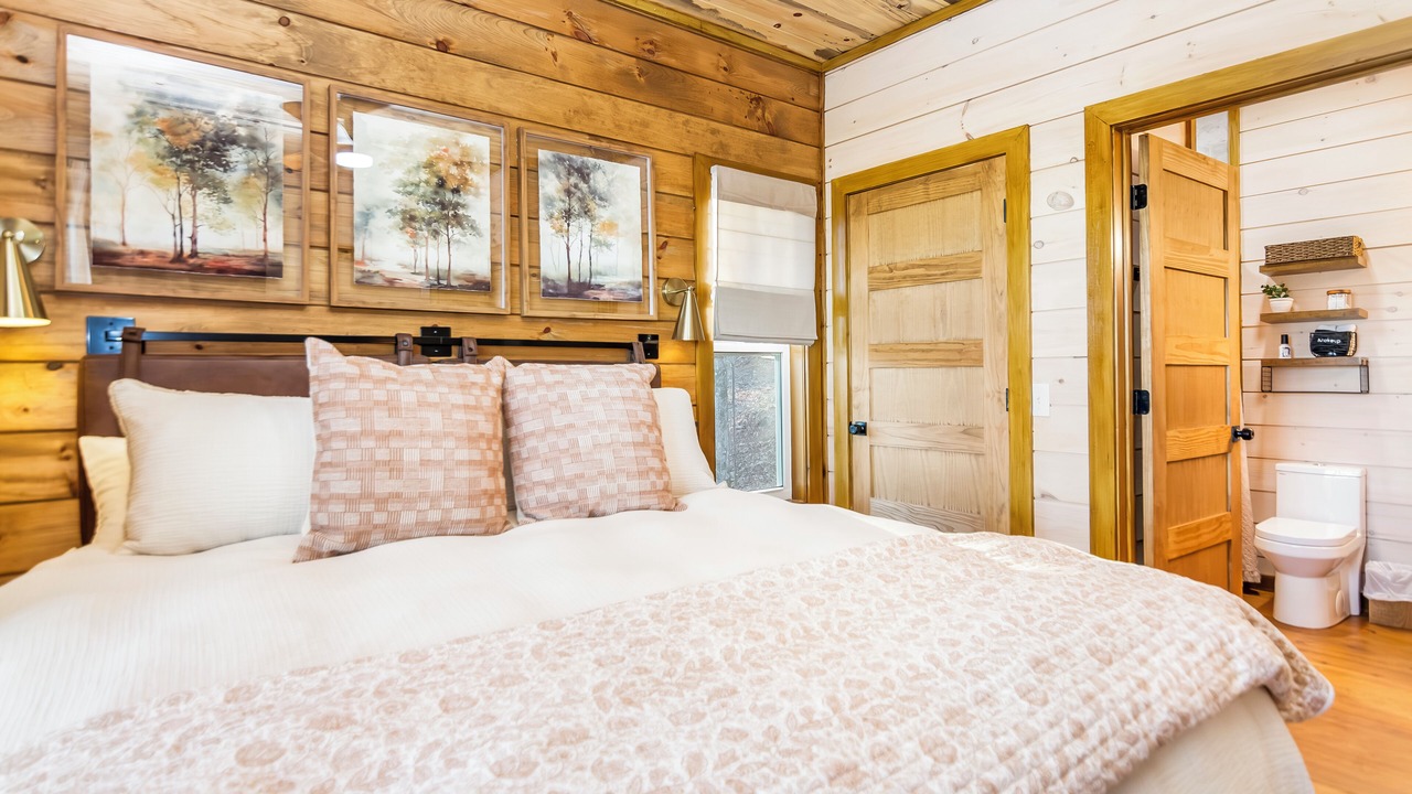 Photo of Bedroom in Ellijay