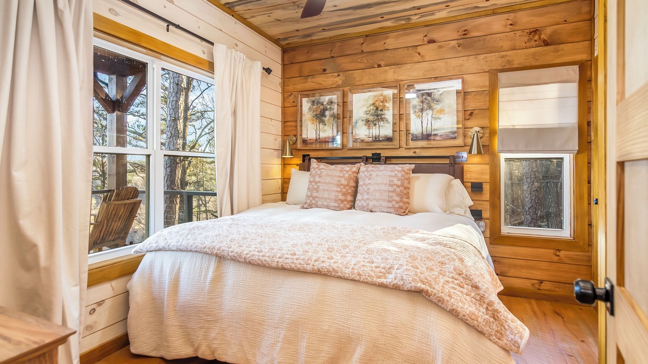 Photo of Bedroom in Ellijay