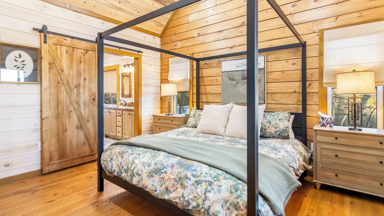 Photo of Bedroom in Ellijay