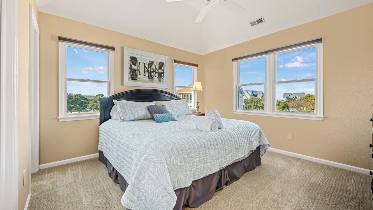 Photo of Bedroom in Manteo