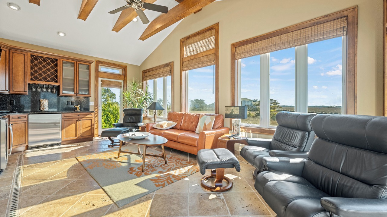 Photo of Livingroom in Manteo