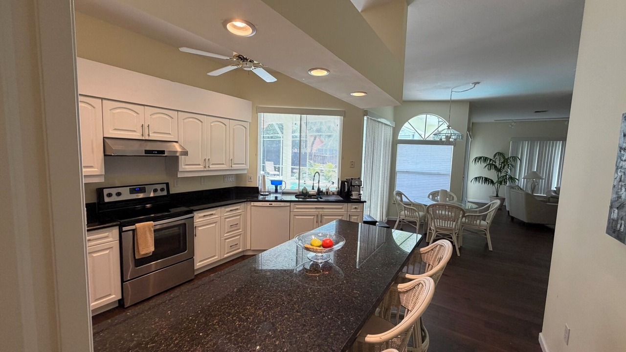 Photo of Kitchen in Golden Beach