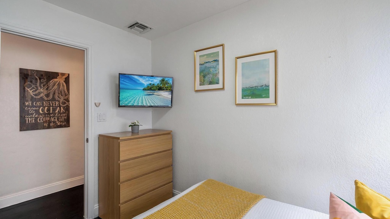 Photo of Bedroom in West Avenue