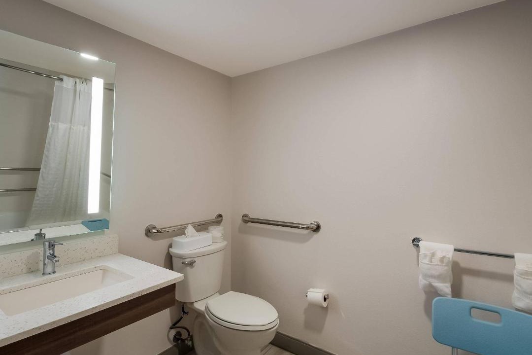 Photo of Bathroom in Seven Corners