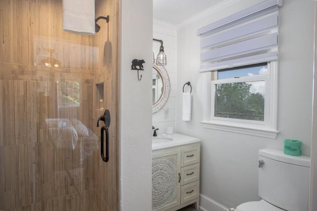 Photo of Bathroom in Seven Devils