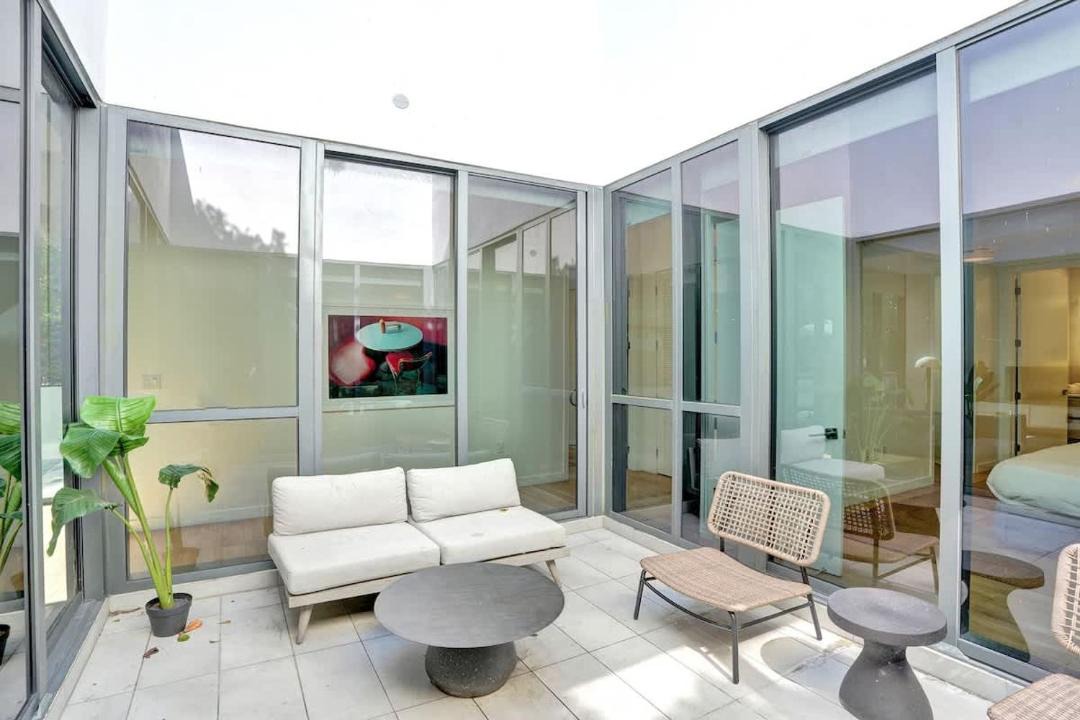 Photo of Patio Balcony in West Avenue
