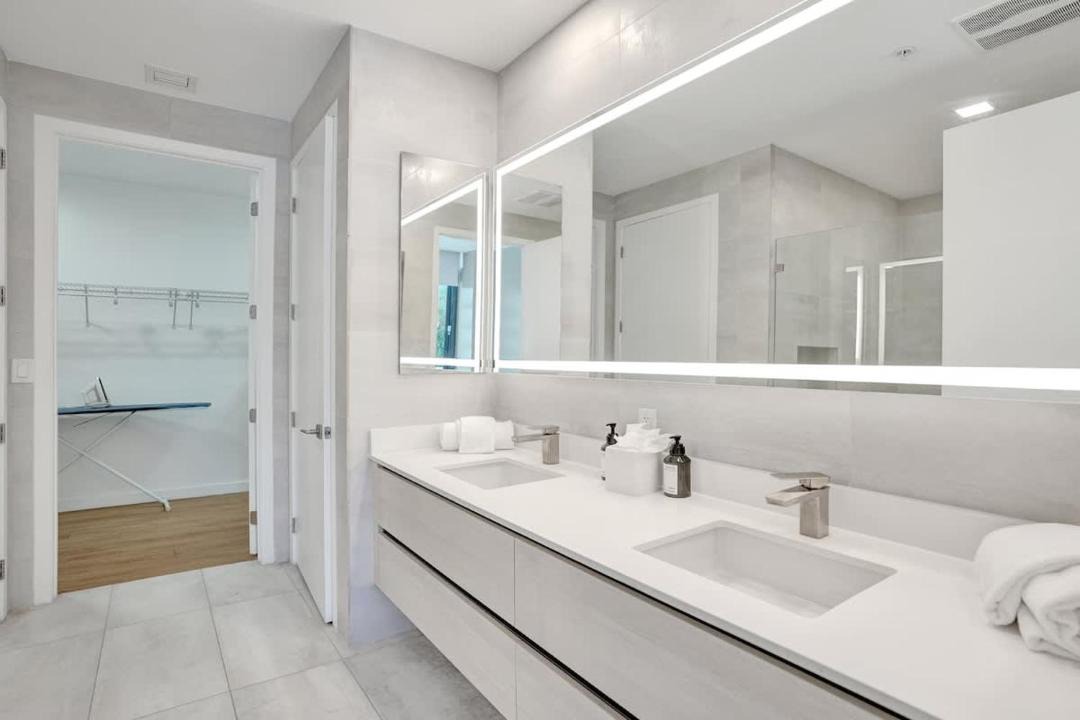 Photo of Bathroom in West Avenue