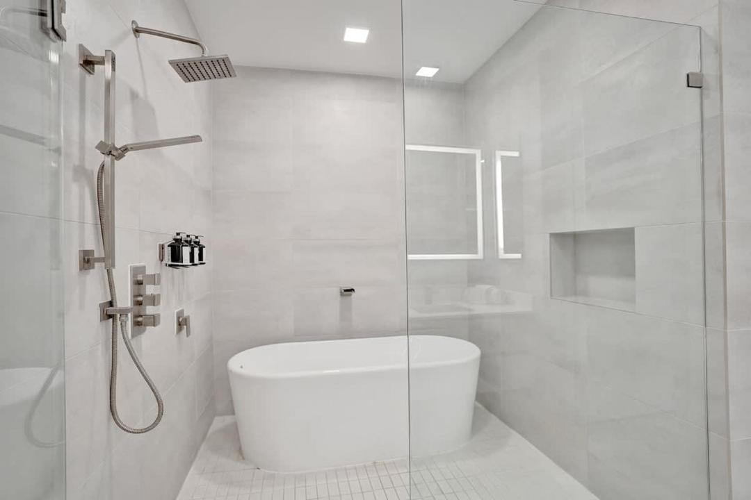 Photo of Bathroom in West Avenue