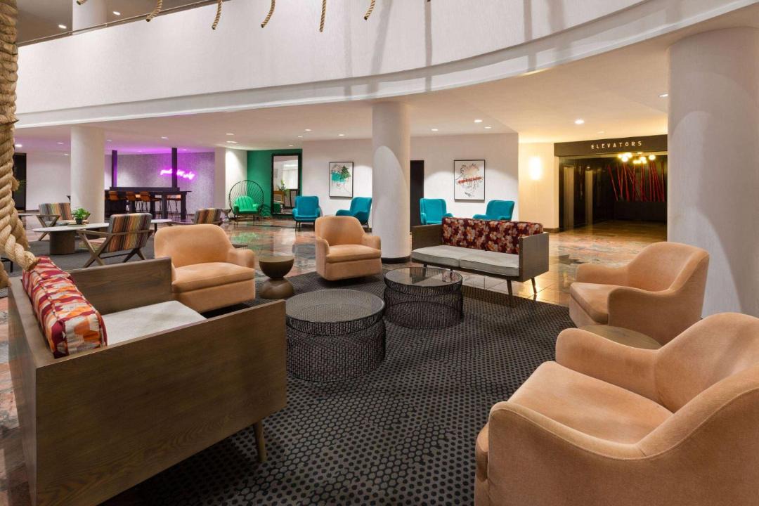 Photo of Livingroom in Downtown