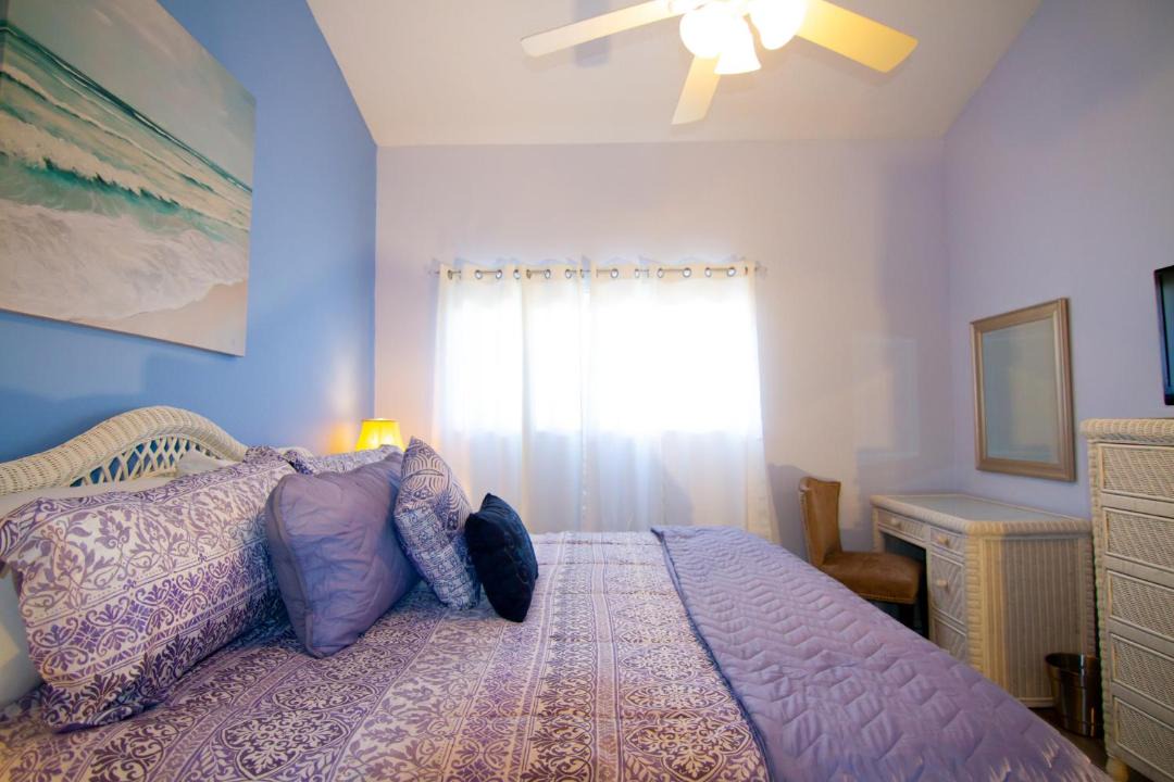 Photo of Bedroom in Biltmore Beach