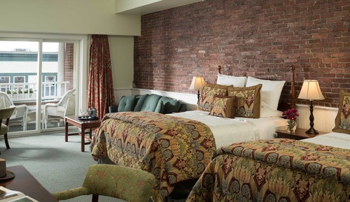Deluxe Room, 2 Queen Beds, Fireplace