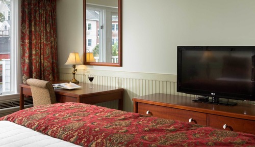 Room, 1 King Bed, River View