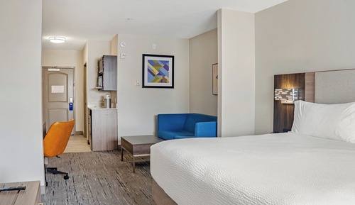 Suite, 1 King Bed with Sofa bed (Extra Floor Space)