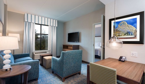 Suite, 1 King Bed, Accessible, Bathtub