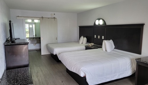 Standard Room, 2 Queen Beds, Non Smoking