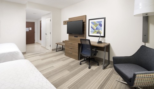 Room, 2 Queen Beds (Bath Shower Combination)
