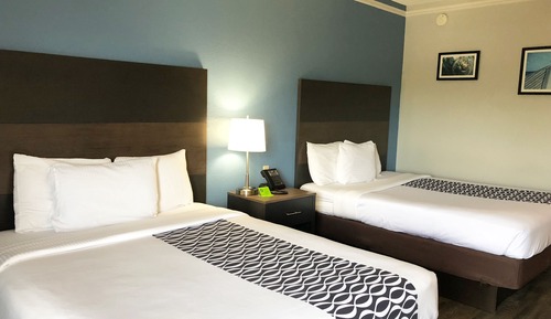 Room, 2 Queen Beds, Accessible, Non Smoking (Roll-in Shower)