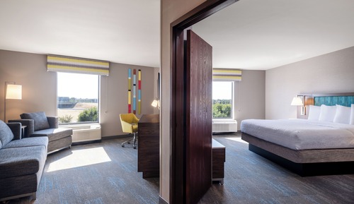 1 King Suite, Non Smoking