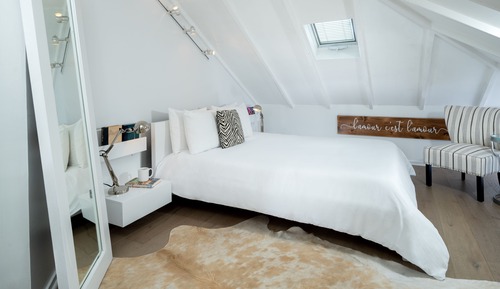 Standard Room, 1 Queen Bed, Refrigerator (Room 9)