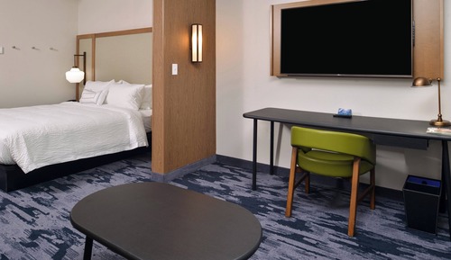 Suite, 1 King Bed with Sofa bed, Hearing Accessible (Accessible Bathtub)