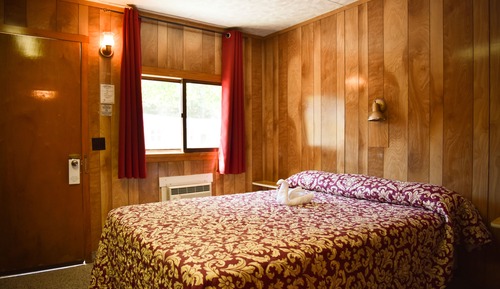Classic Room, 1 Queen Bed, Non Smoking