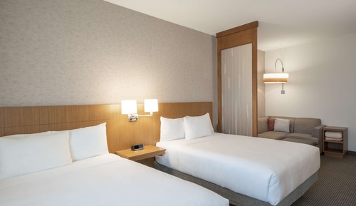 Room, Accessible, Bathtub (2 Queenbed & 1 Sofabed)