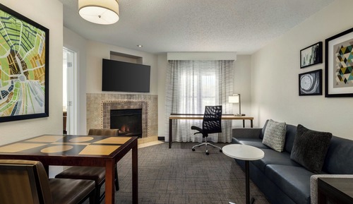 Suite, 1 Bedroom, Fireplace, Corner