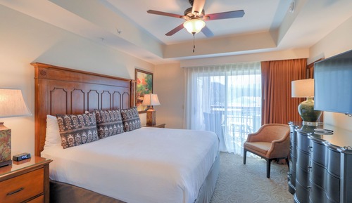 Signature 2 Bedroom - Riverview - 1 King + 2 Queens