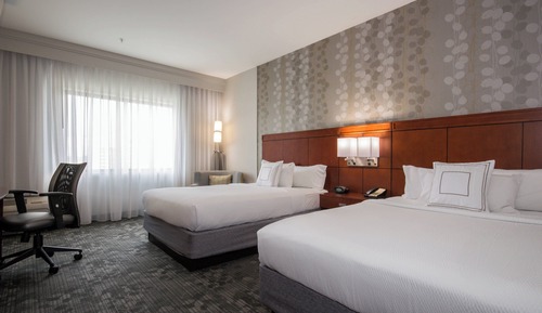Room, 2 Queen Beds (Mobility/Hearing Accessible, Tub)