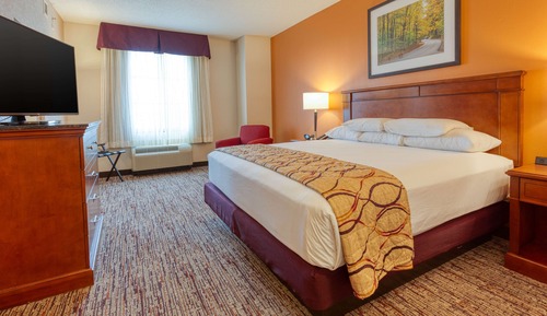 Room, 1 King Bed (Upper Floor, Jacuzzi)