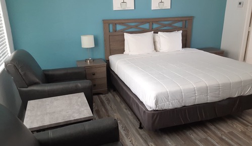 Standard Room, 1 King Bed