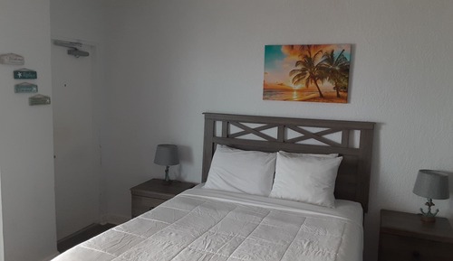 Basic Studio, 1 Queen Bed, Beach View, Beachfront