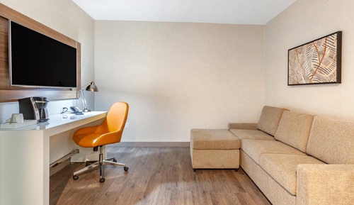 Premium Suite, 1 King Bed, Non Smoking
