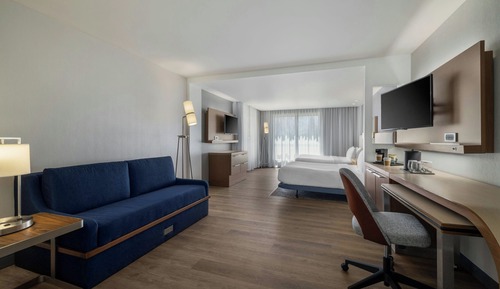Studio, Multiple Beds, Accessible Bathtub