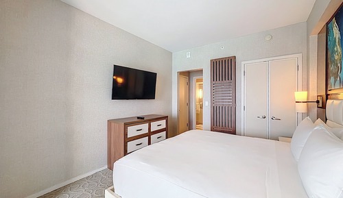 Luxury Apartment, 1 Bedroom, Balcony, Ocean View (Include 1.5 Bathrooms)