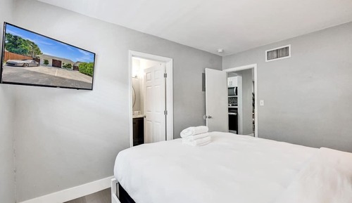 Classic Single Room, 1 Queen Bed, Kitchen
