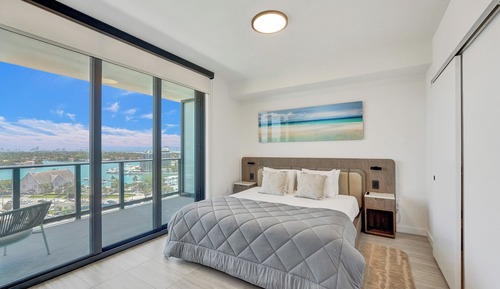 Superior 1 Bedroom with Balcony, Partial Ocean views
