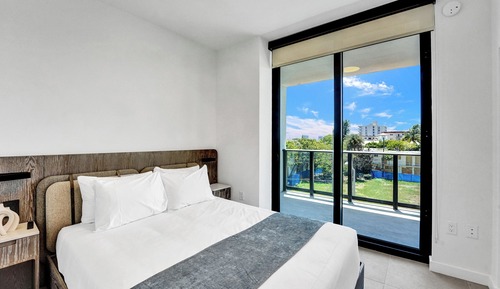 Elite 1 Bedroom Suite with Balcony