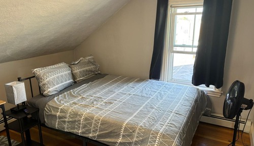 H3_Cozy Double Room