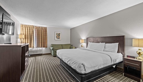 Room, 1 King Bed, Non Smoking, Poolside