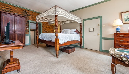02 - Reeves Stateroom