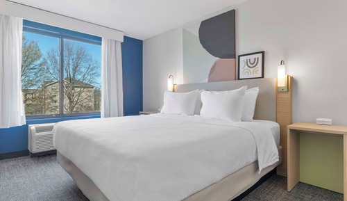 Suite, 1 King Bed