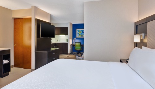 Suite, 1 King Bed (Extra Floor Space)