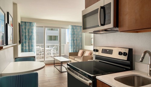 Junior Suite, 1 King Bed, Balcony, Partial Ocean View