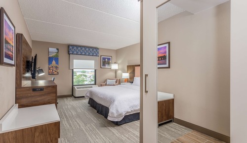Studio, 1 King Bed, Accessible, Bathtub (Mobility & Hearing)