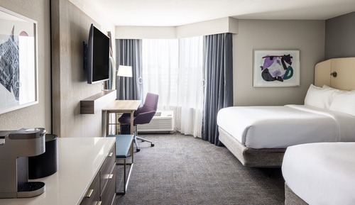 Standard Room, 2 Double Beds, Mobility Accessible (Accessible Tub)