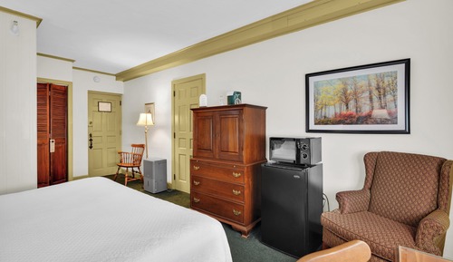 Standard Room, 1 King Bed